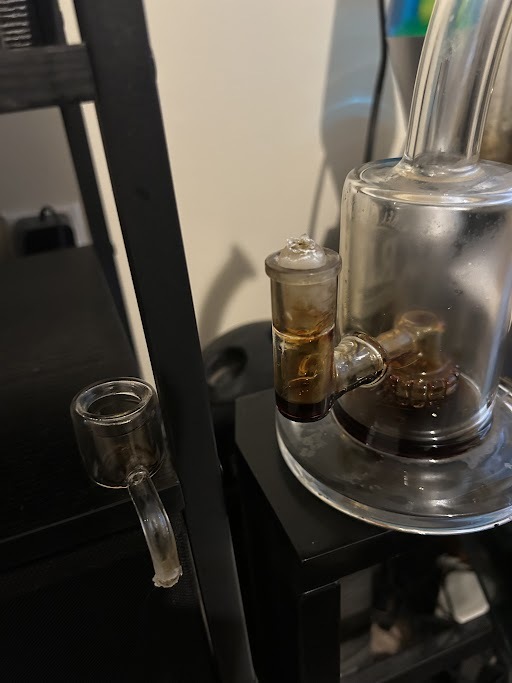 what can happen when you yank or pull on a stuck banger within a dab rig